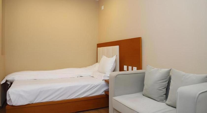 Beijing Yi Jia Hotel Εξωτερικό φωτογραφία